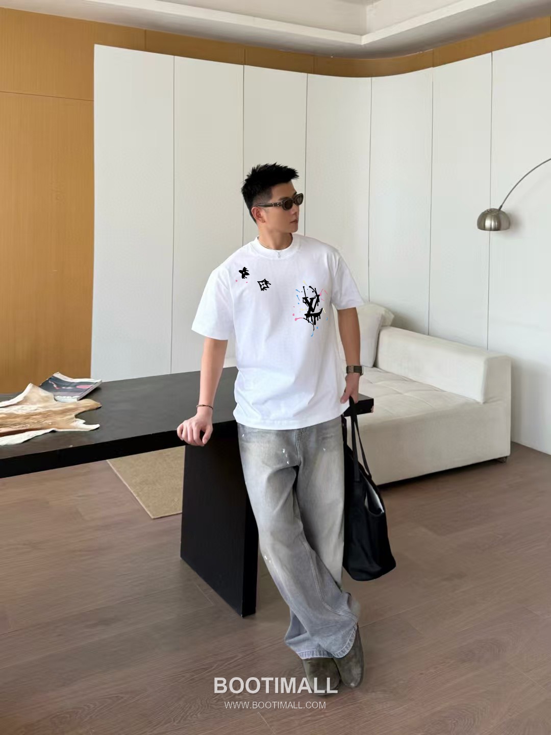 Louis Vuitton 2026 S/S Cotton Letter Logo Print T-Shirt 루이비통 2026SS 코튼 레터 로고 프린트 티셔츠 3