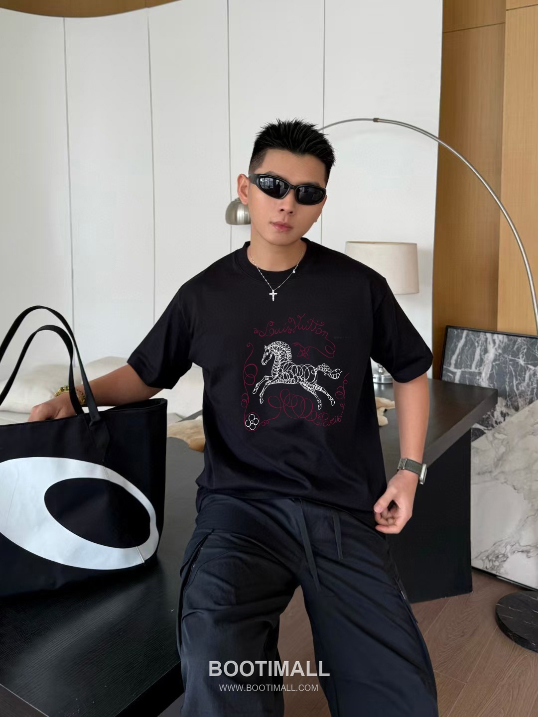 Louis Vuitton 2026 S/S Cotton Letter Logo Print T-Shirt 루이비통 2026SS 코튼 레터 로고 프린트 티셔츠 1