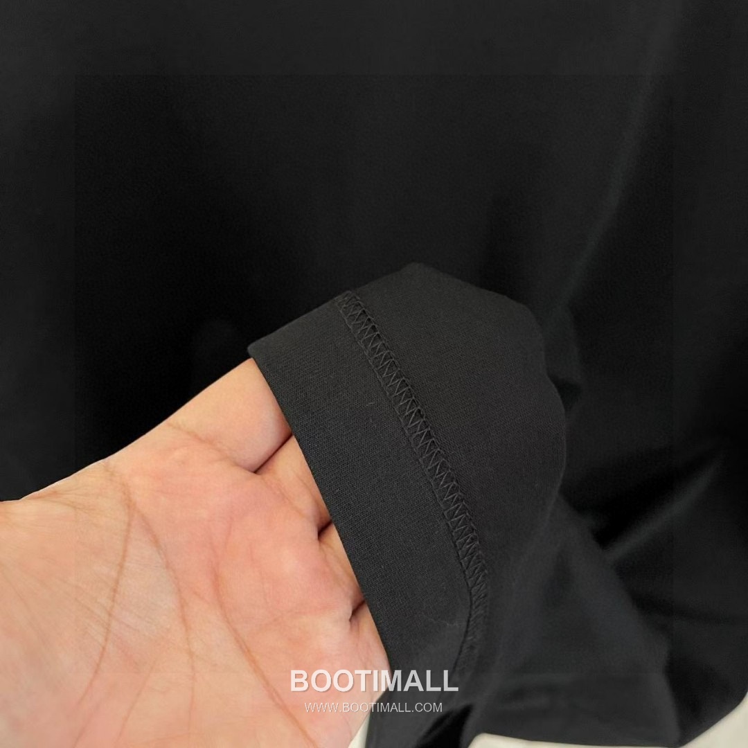 Louis Vuitton 2026 S/S Cotton Letter Logo Print T-Shirt 루이비통 2026SS 코튼 레터 로고 프린트 티셔츠 11