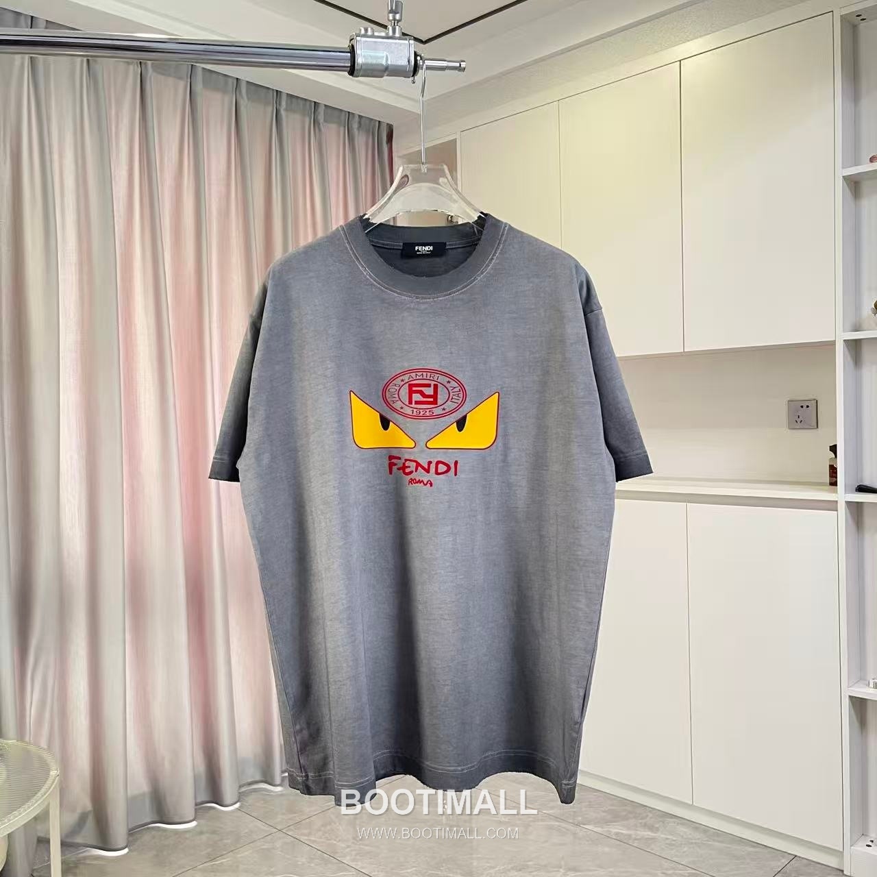 Fendi 2026 S/S Cotton Distressed Washed Flock Logo T-Shirt 펜디 2026SS 코튼 디스트로이드 워싱 플록 로고 티셔츠 1