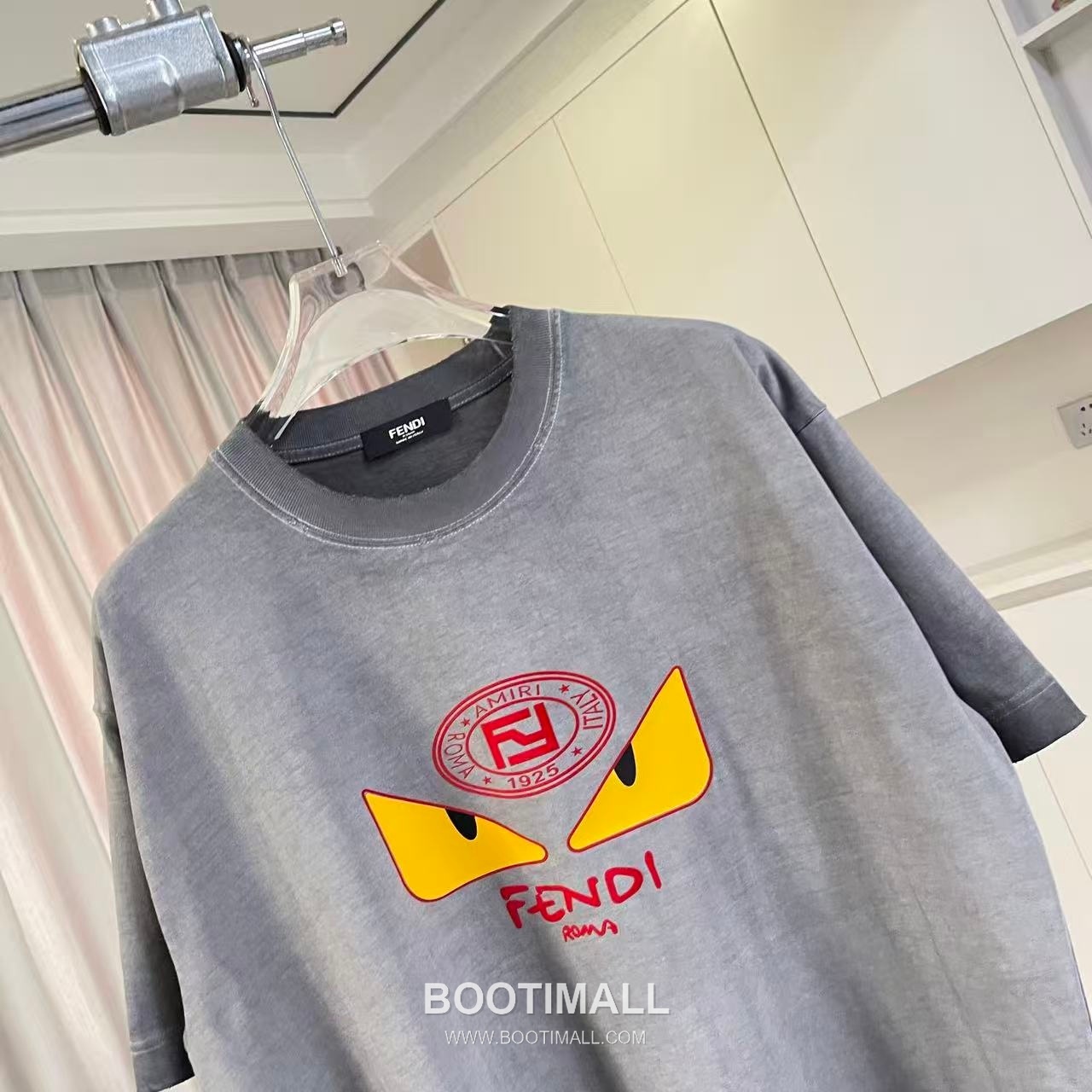 Fendi 2026 S/S Cotton Distressed Washed Flock Logo T-Shirt 펜디 2026SS 코튼 디스트로이드 워싱 플록 로고 티셔츠 3