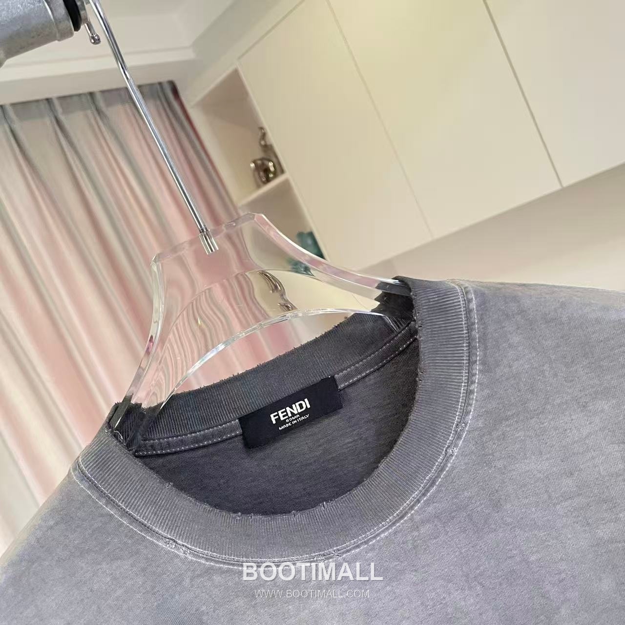 Fendi 2026 S/S Cotton Distressed Washed Flock Logo T-Shirt 펜디 2026SS 코튼 디스트로이드 워싱 플록 로고 티셔츠 4