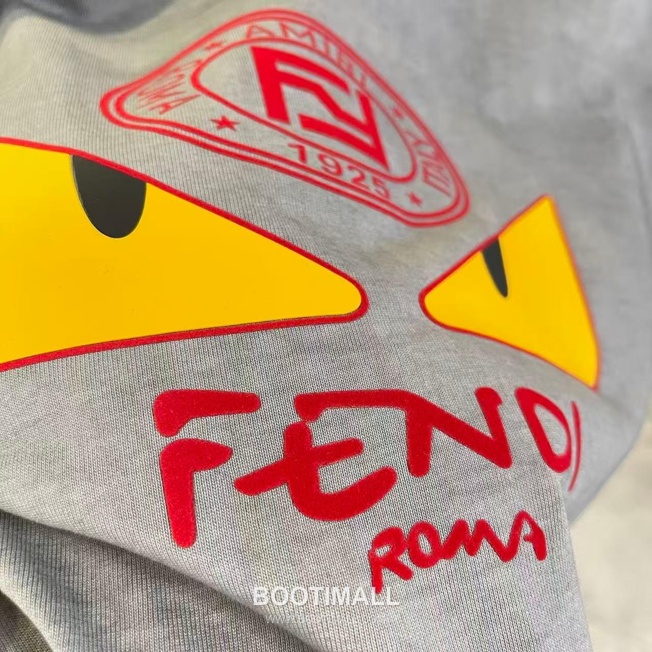 Fendi 2026 S/S Cotton Distressed Washed Flock Logo T-Shirt 펜디 2026SS 코튼 디스트로이드 워싱 플록 로고 티셔츠 6