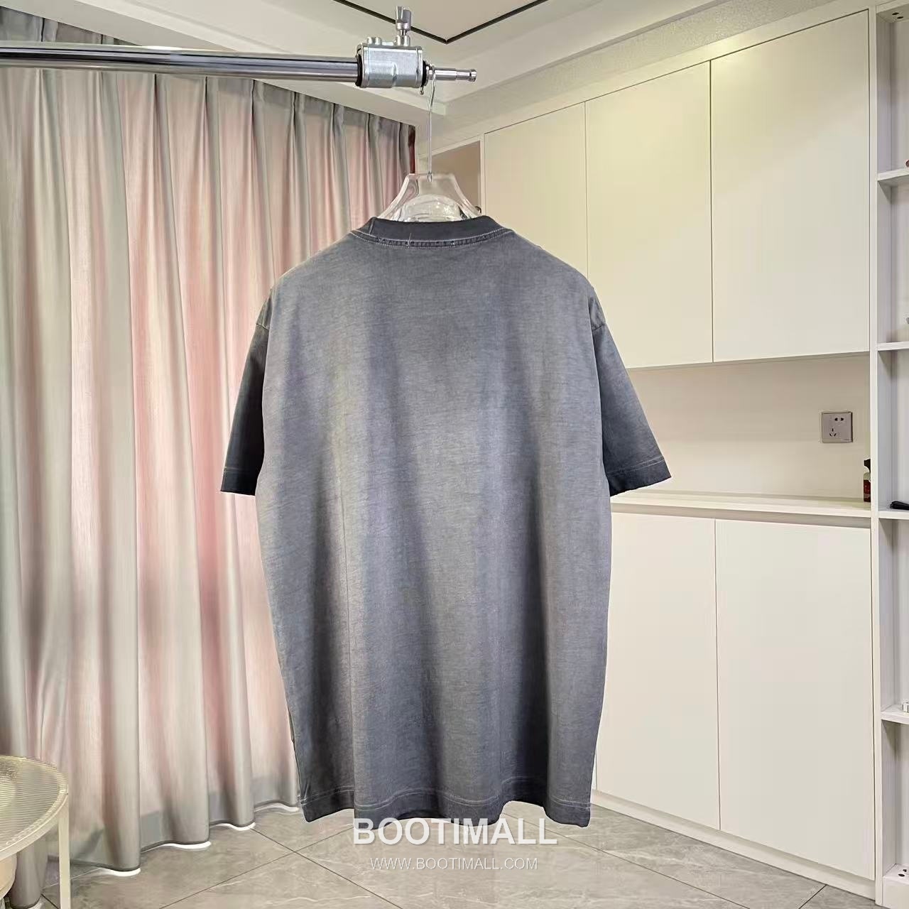 Fendi 2026 S/S Cotton Distressed Washed Flock Logo T-Shirt 펜디 2026SS 코튼 디스트로이드 워싱 플록 로고 티셔츠 7