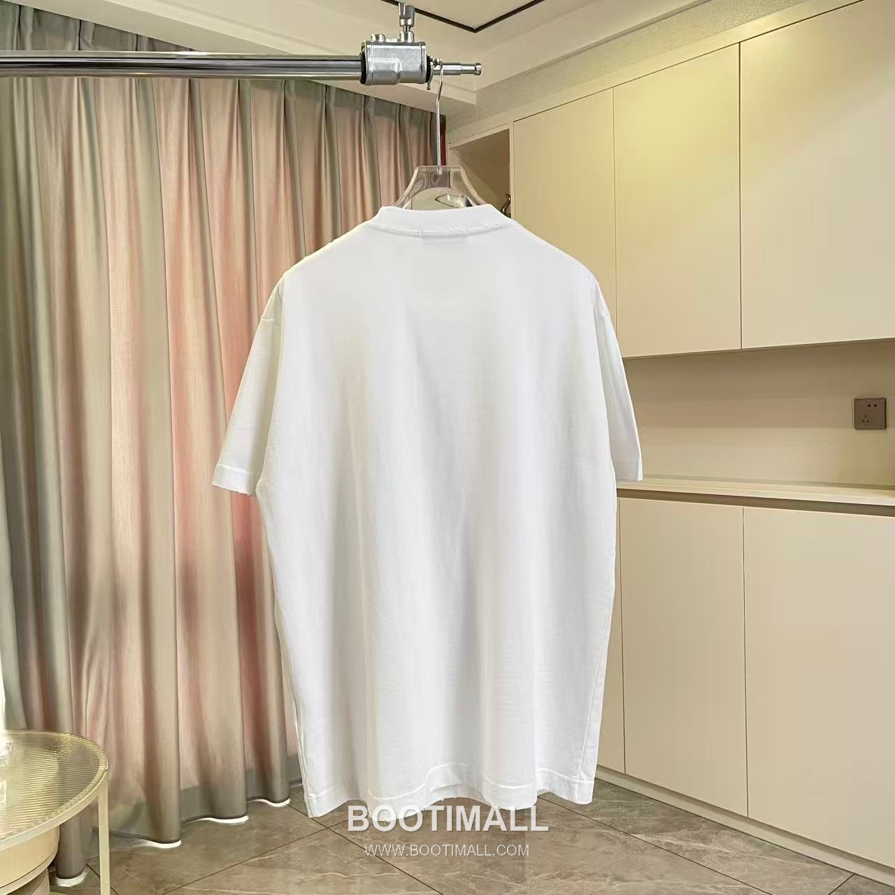 Fendi 2026 S/S Cotton Distressed Washed Flock Logo T-Shirt 펜디 2026SS 코튼 디스트로이드 워싱 플록 로고 티셔츠 7