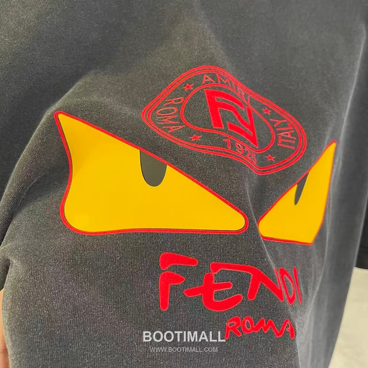 Fendi 2026 S/S Cotton Distressed Washed Flock Logo T-Shirt 펜디 2026SS 코튼 디스트로이드 워싱 플록 로고 티셔츠 6