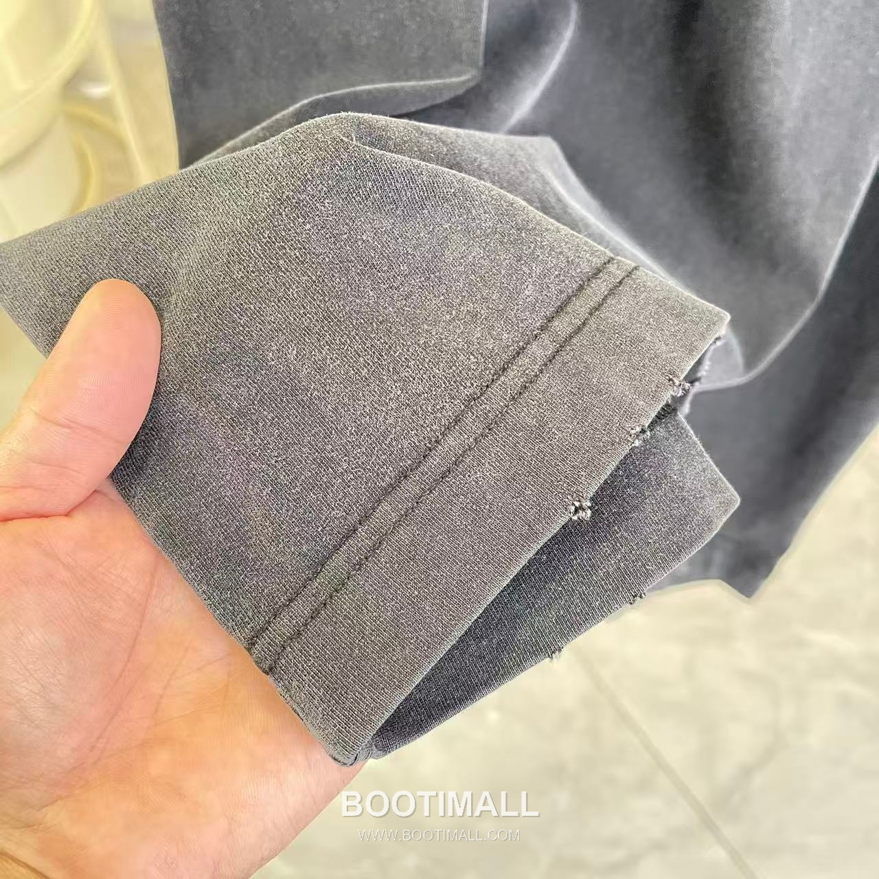 Fendi 2026 S/S Cotton Distressed Washed Flock Logo T-Shirt 펜디 2026SS 코튼 디스트로이드 워싱 플록 로고 티셔츠 9