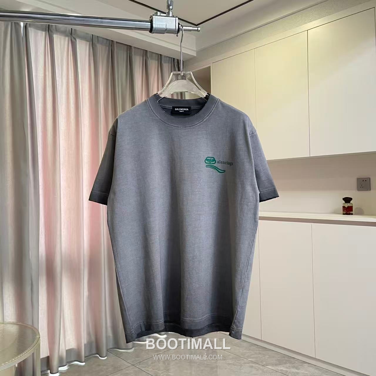 Balenciaga 2026 S/S Cotton Distressed Washed Silicone Logo T-Shirt 발렌시아가 2026SS 코튼 디스트로이드 워싱 실리콘 로고 티셔츠 2