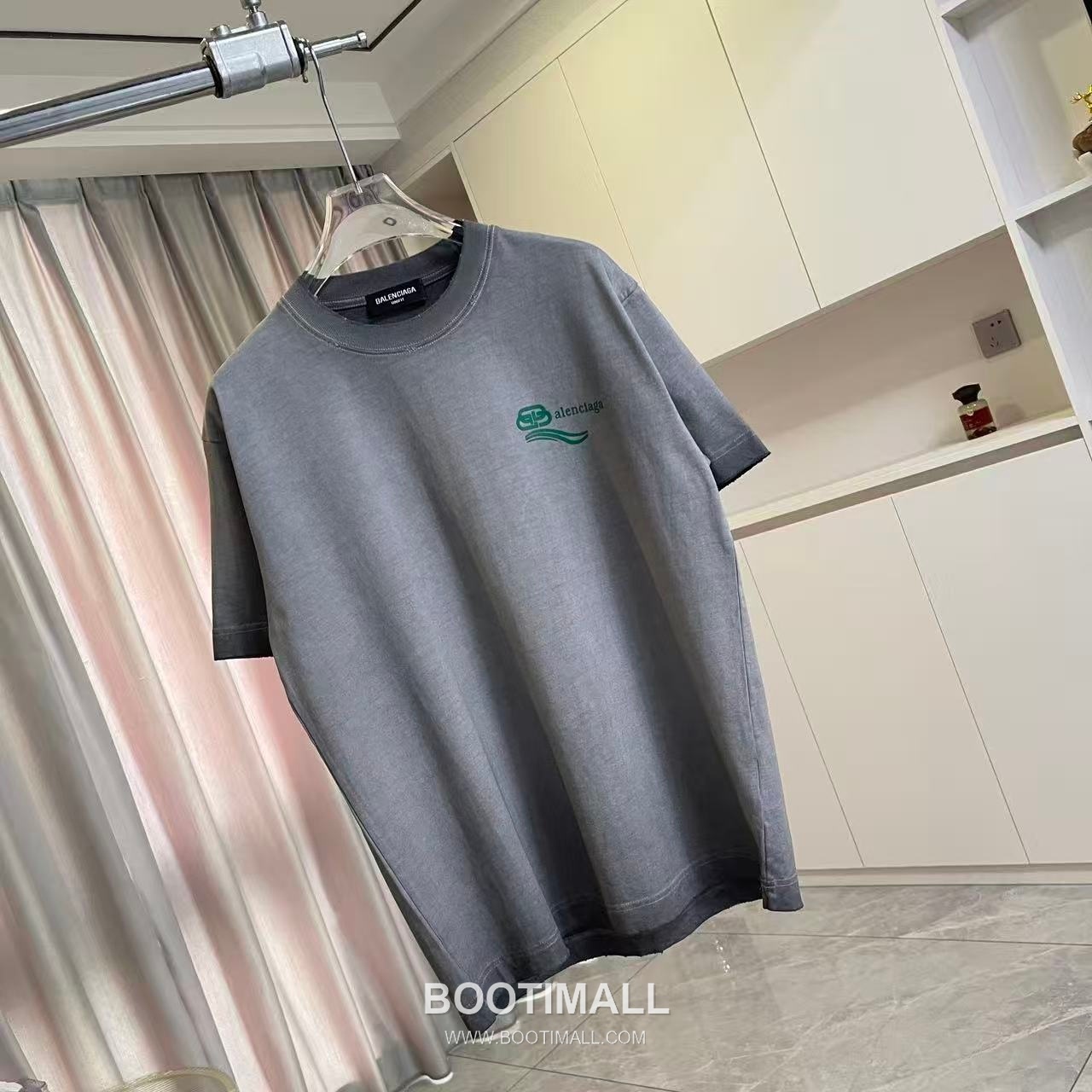 Balenciaga 2026 S/S Cotton Distressed Washed Silicone Logo T-Shirt 발렌시아가 2026SS 코튼 디스트로이드 워싱 실리콘 로고 티셔츠 3