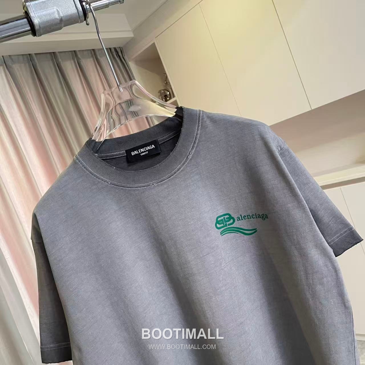 Balenciaga 2026 S/S Cotton Distressed Washed Silicone Logo T-Shirt 발렌시아가 2026SS 코튼 디스트로이드 워싱 실리콘 로고 티셔츠 4