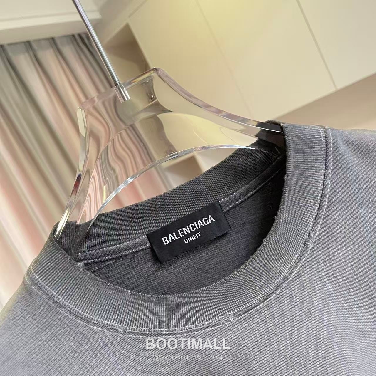 Balenciaga 2026 S/S Cotton Distressed Washed Silicone Logo T-Shirt 발렌시아가 2026SS 코튼 디스트로이드 워싱 실리콘 로고 티셔츠 5