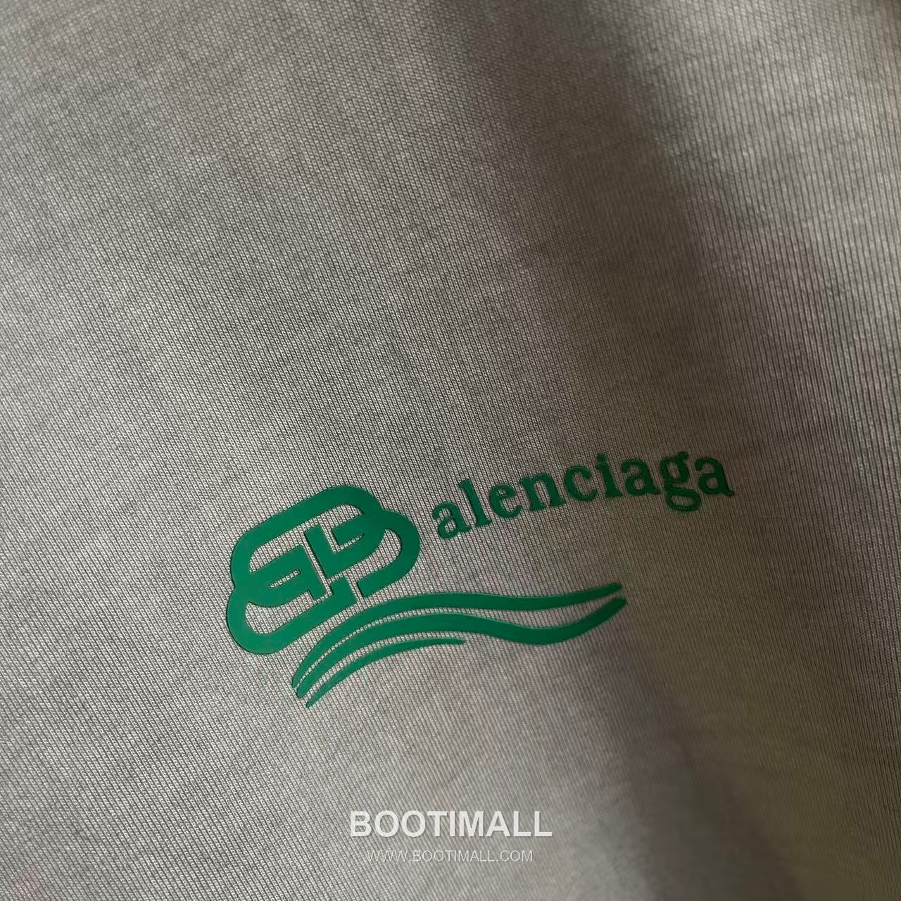 Balenciaga 2026 S/S Cotton Distressed Washed Silicone Logo T-Shirt 발렌시아가 2026SS 코튼 디스트로이드 워싱 실리콘 로고 티셔츠 6
