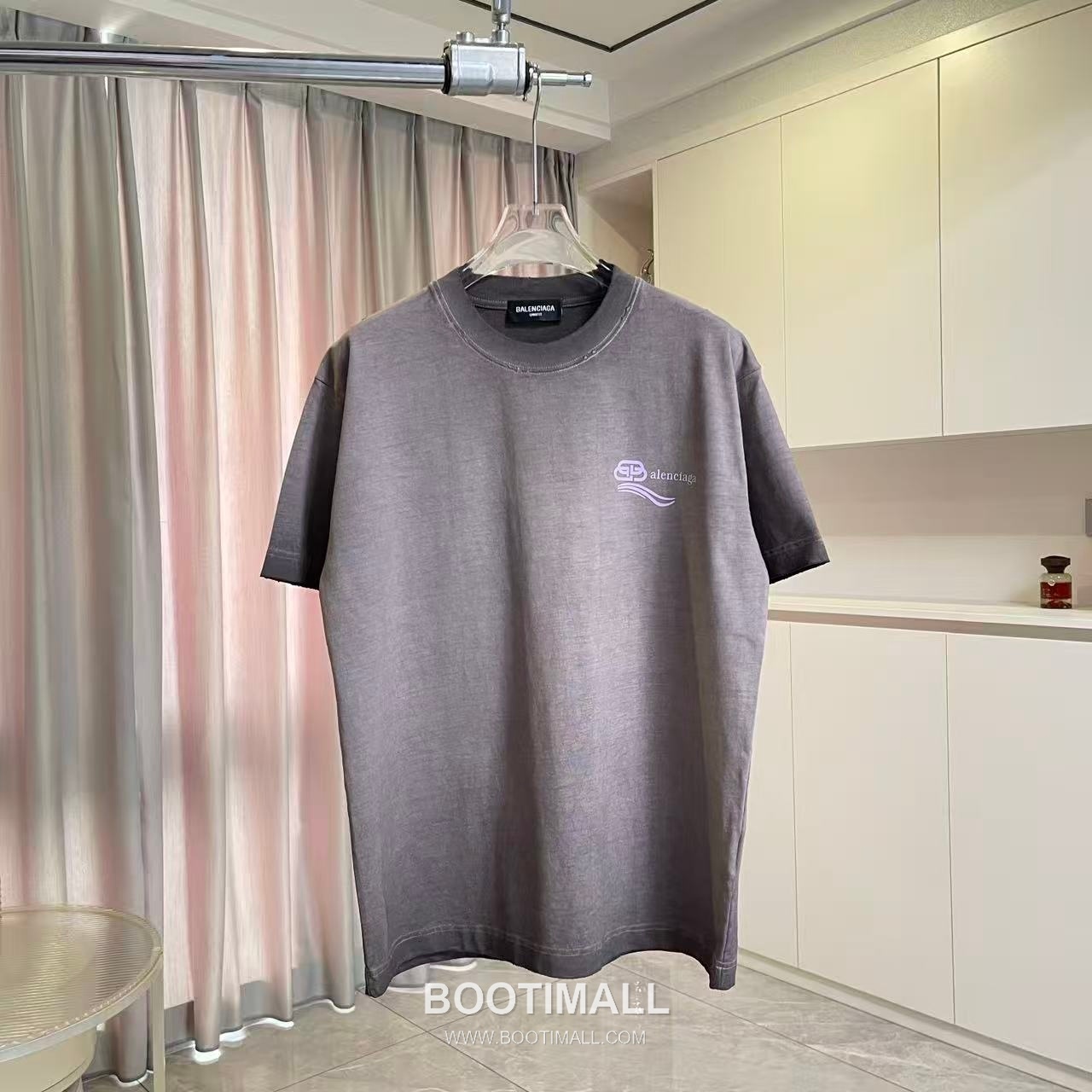 Balenciaga 2026 S/S Cotton Distressed Washed Silicone Logo T-Shirt 발렌시아가 2026SS 코튼 디스트로이드 워싱 실리콘 로고 티셔츠 2