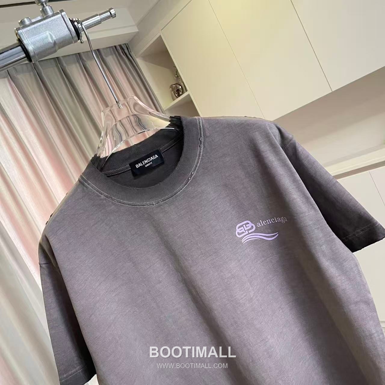 Balenciaga 2026 S/S Cotton Distressed Washed Silicone Logo T-Shirt 발렌시아가 2026SS 코튼 디스트로이드 워싱 실리콘 로고 티셔츠 4