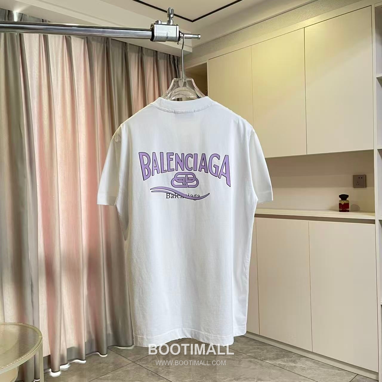 Balenciaga 2026 S/S Cotton Distressed Washed Silicone Logo T-Shirt 발렌시아가 2026SS 코튼 디스트로이드 워싱 실리콘 로고 티셔츠 1