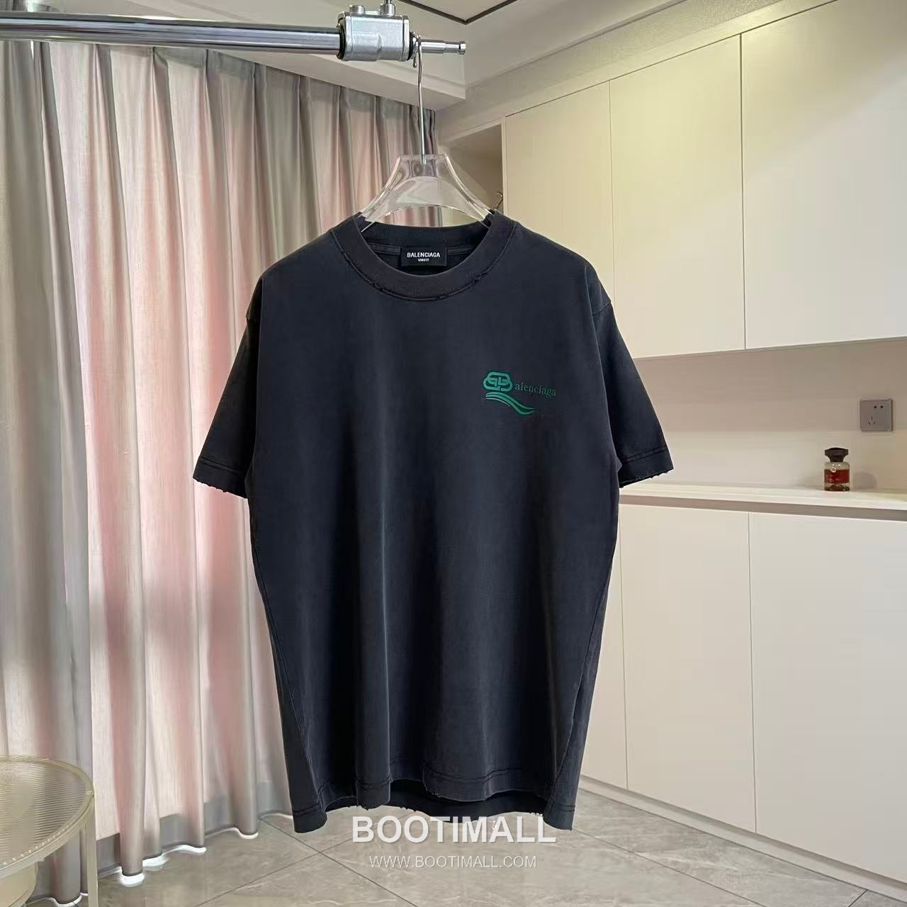 Balenciaga 2026 S/S Cotton Distressed Washed Silicone Logo T-Shirt 발렌시아가 2026SS 코튼 디스트로이드 워싱 실리콘 로고 티셔츠 2