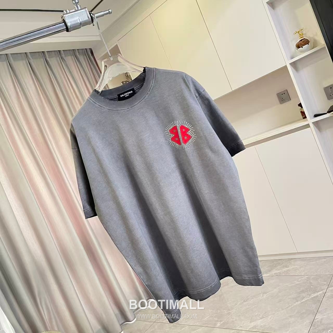 Balenciaga 2026 S/S Cotton Distressed Washed Crystal Silicone Logo T-Shirt 발렌시아가 2026SS 코튼 디스트로이드 워싱 크리스탈 실리콘 로고 티셔츠 3