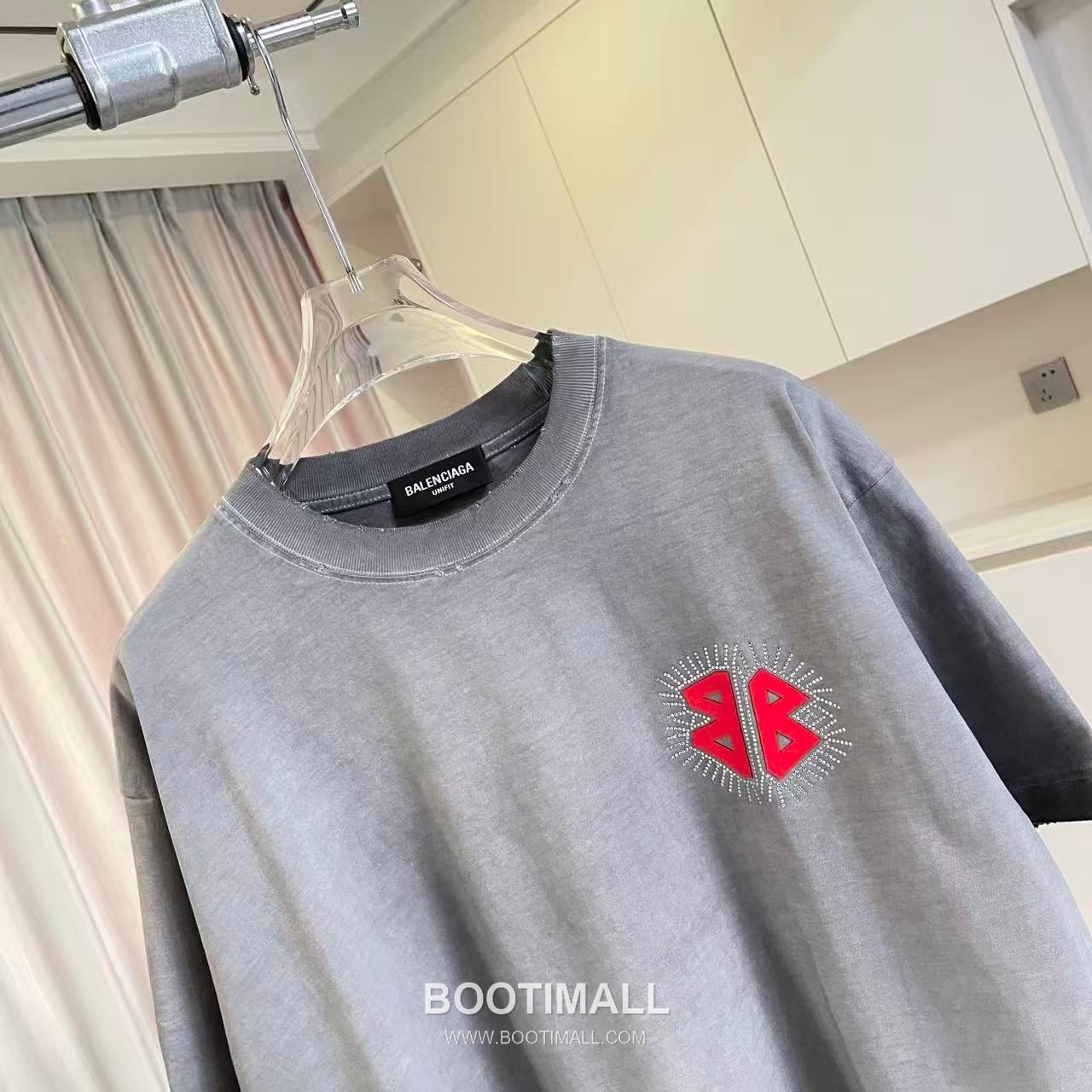 Balenciaga 2026 S/S Cotton Distressed Washed Crystal Silicone Logo T-Shirt 발렌시아가 2026SS 코튼 디스트로이드 워싱 크리스탈 실리콘 로고 티셔츠 4