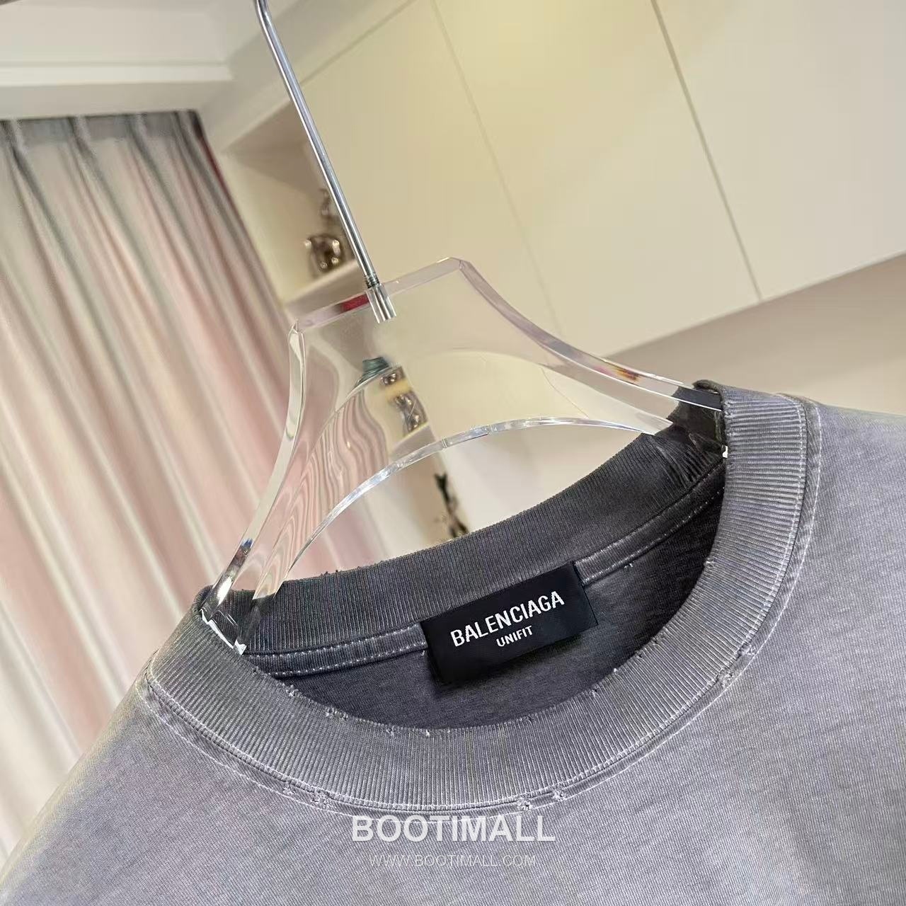 Balenciaga 2026 S/S Cotton Distressed Washed Crystal Silicone Logo T-Shirt 발렌시아가 2026SS 코튼 디스트로이드 워싱 크리스탈 실리콘 로고 티셔츠 5