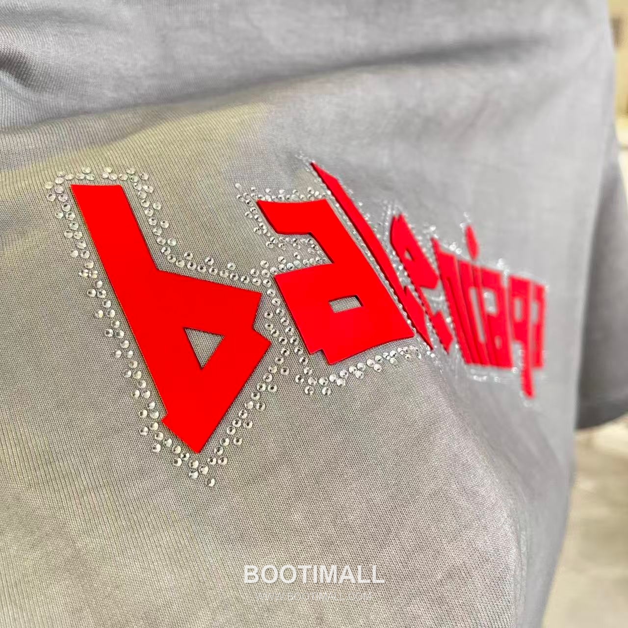 Balenciaga 2026 S/S Cotton Distressed Washed Crystal Silicone Logo T-Shirt 발렌시아가 2026SS 코튼 디스트로이드 워싱 크리스탈 실리콘 로고 티셔츠 9