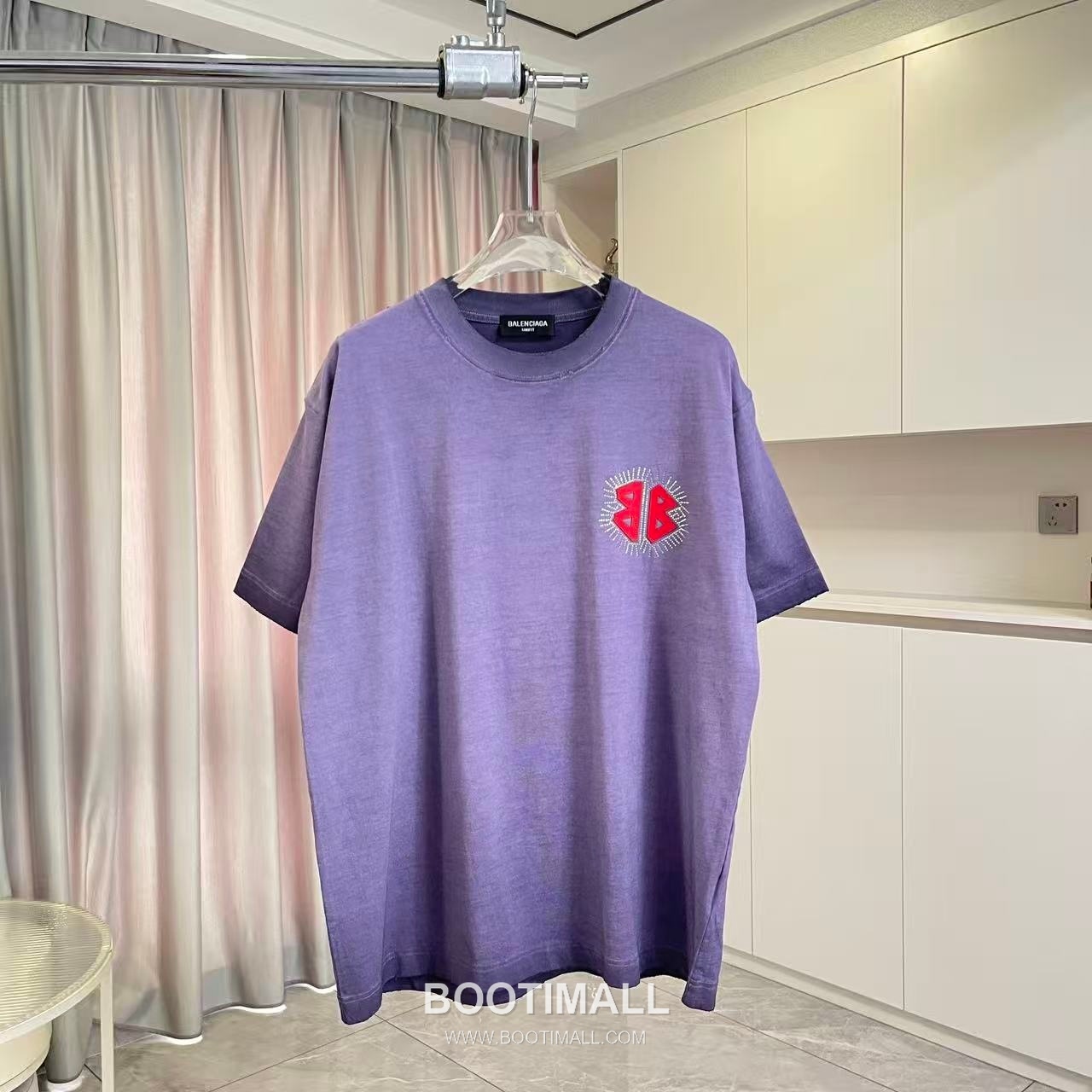 Balenciaga 2026 S/S Cotton Distressed Washed Crystal Silicone Logo T-Shirt 발렌시아가 2026SS 코튼 디스트로이드 워싱 크리스탈 실리콘 로고 티셔츠 2