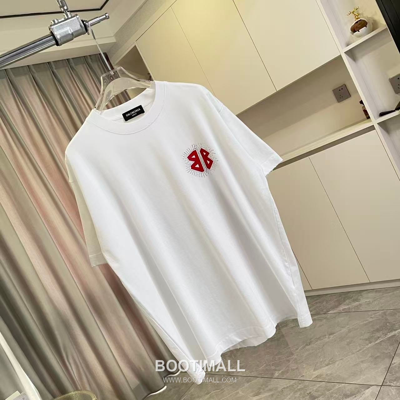 Balenciaga 2026 S/S Cotton Distressed Washed Crystal Silicone Logo T-Shirt 발렌시아가 2026SS 코튼 디스트로이드 워싱 크리스탈 실리콘 로고 티셔츠 3