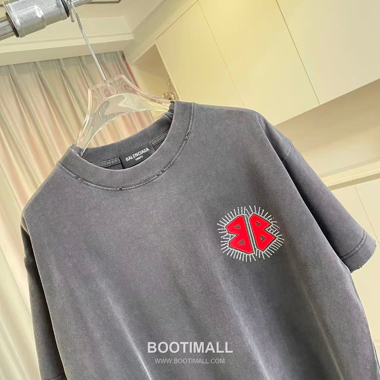 Balenciaga 2026 S/S Cotton Distressed Washed Crystal Silicone Logo T-Shirt 발렌시아가 2026SS 코튼 디스트로이드 워싱 크리스탈 실리콘 로고 티셔츠 4