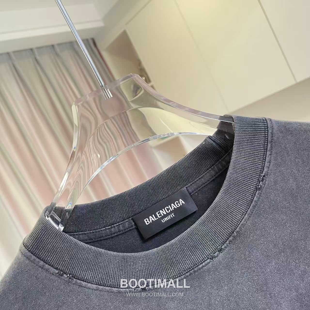 Balenciaga 2026 S/S Cotton Distressed Washed Crystal Silicone Logo T-Shirt 발렌시아가 2026SS 코튼 디스트로이드 워싱 크리스탈 실리콘 로고 티셔츠 5