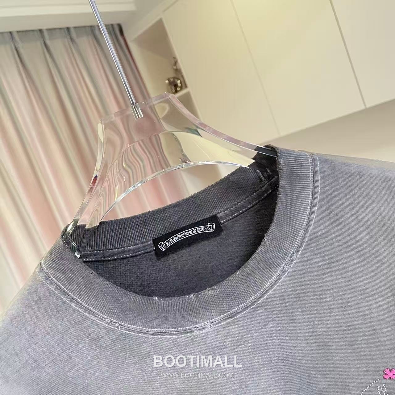 Chrome Hearts 2026 S/S Cotton Distressed Washed Cross Logo T-Shirt 크롬하츠 2026SS 코튼 디스트로이드 워싱 크로스 로고 티셔츠 5