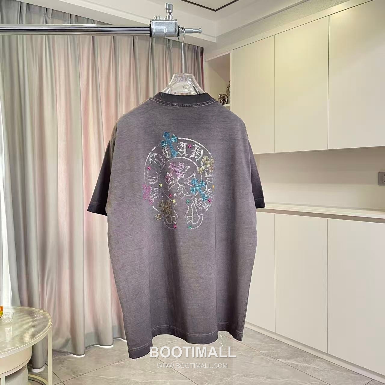 Chrome Hearts 2026 S/S Cotton Distressed Washed Cross Logo T-Shirt 크롬하츠 2026SS 코튼 디스트로이드 워싱 크로스 로고 티셔츠 1