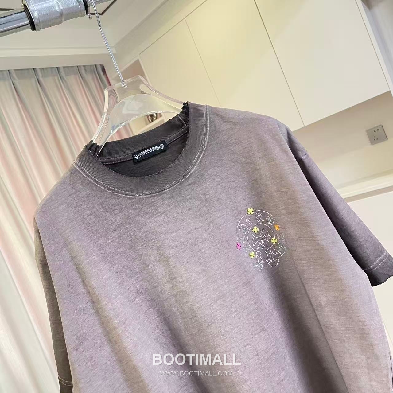 Chrome Hearts 2026 S/S Cotton Distressed Washed Cross Logo T-Shirt 크롬하츠 2026SS 코튼 디스트로이드 워싱 크로스 로고 티셔츠 4