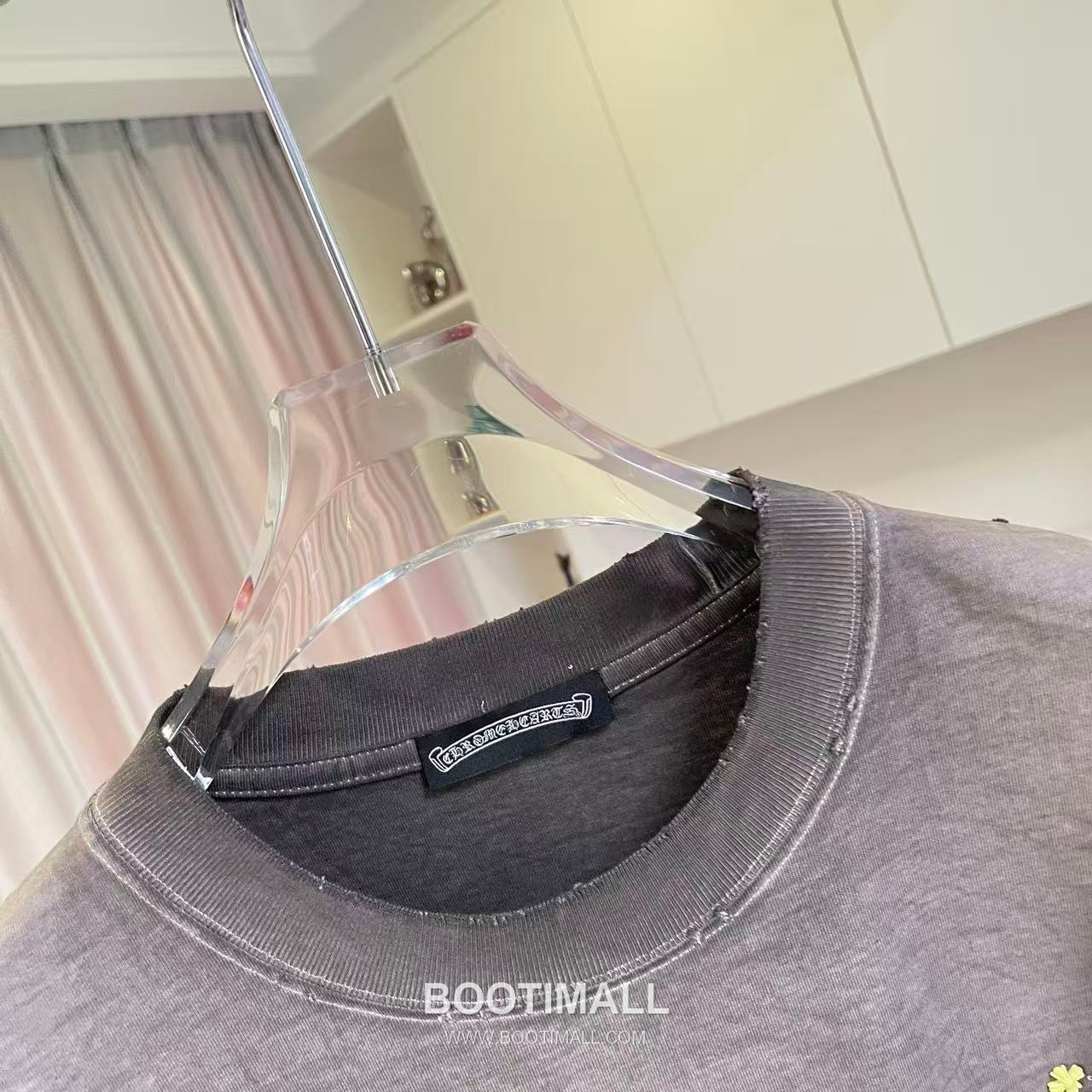 Chrome Hearts 2026 S/S Cotton Distressed Washed Cross Logo T-Shirt 크롬하츠 2026SS 코튼 디스트로이드 워싱 크로스 로고 티셔츠 5