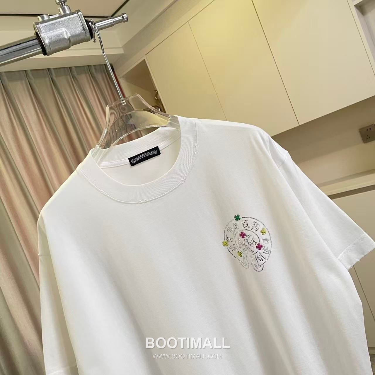 Chrome Hearts 2026 S/S Cotton Distressed Washed Cross Logo T-Shirt 크롬하츠 2026SS 코튼 디스트로이드 워싱 크로스 로고 티셔츠 4