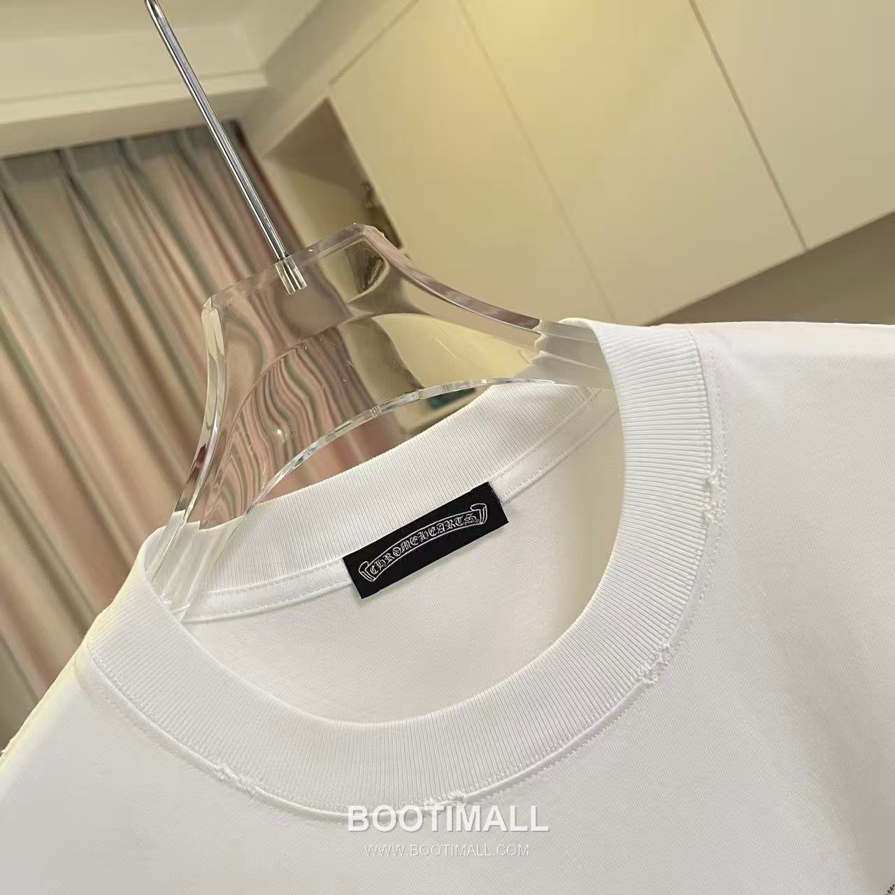 Chrome Hearts 2026 S/S Cotton Distressed Washed Cross Logo T-Shirt 크롬하츠 2026SS 코튼 디스트로이드 워싱 크로스 로고 티셔츠 5