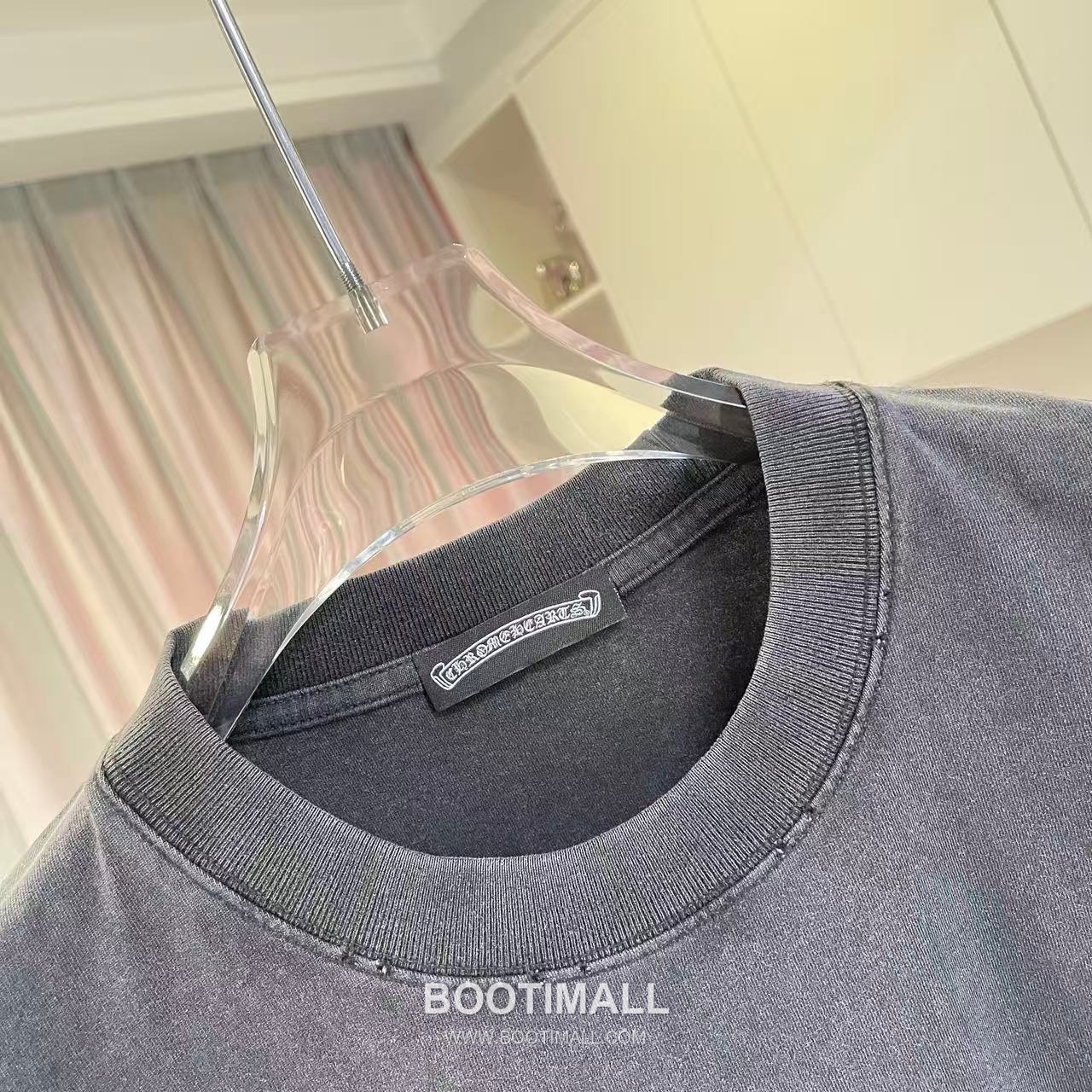 Chrome Hearts 2026 S/S Cotton Distressed Washed Cross Logo T-Shirt 크롬하츠 2026SS 코튼 디스트로이드 워싱 크로스 로고 티셔츠 5