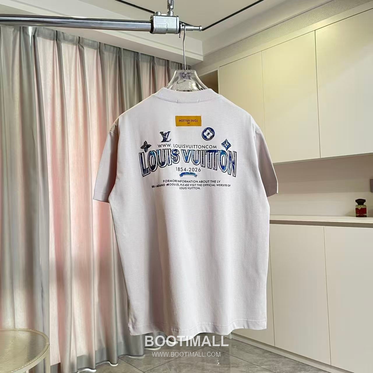 Louis Vuitton 2026 S/S Cotton Letter Logo Print T-Shirt 루이비통 2026SS 코튼 레터 로고 프린트 티셔츠 1