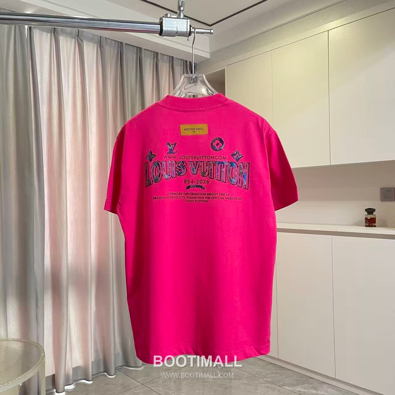 Louis Vuitton 2026 S/S Cotton Letter Logo Print T-Shirt 루이비통 2026SS 코튼 레터 로고 프린트 티셔츠 1