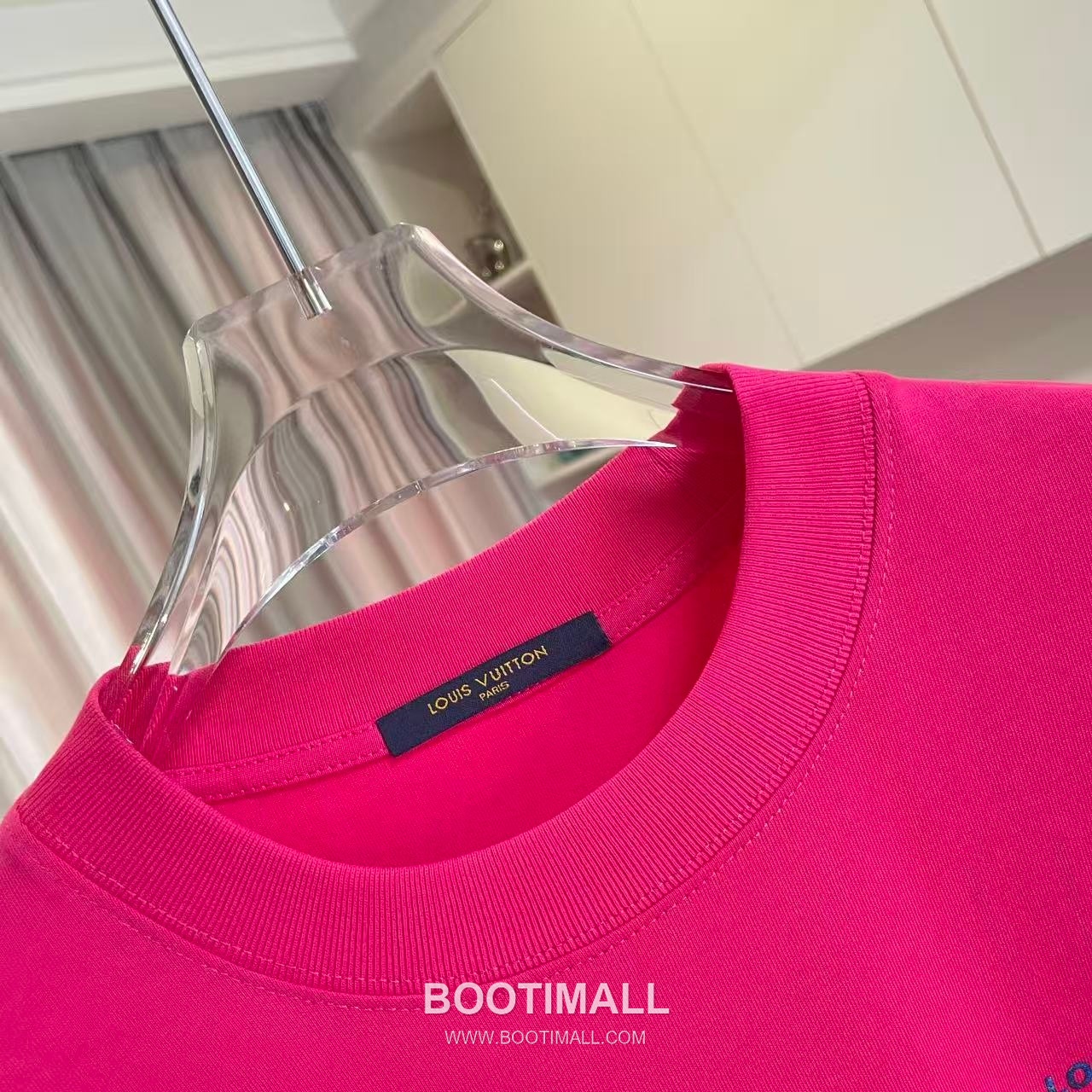 Louis Vuitton 2026 S/S Cotton Letter Logo Print T-Shirt 루이비통 2026SS 코튼 레터 로고 프린트 티셔츠 5