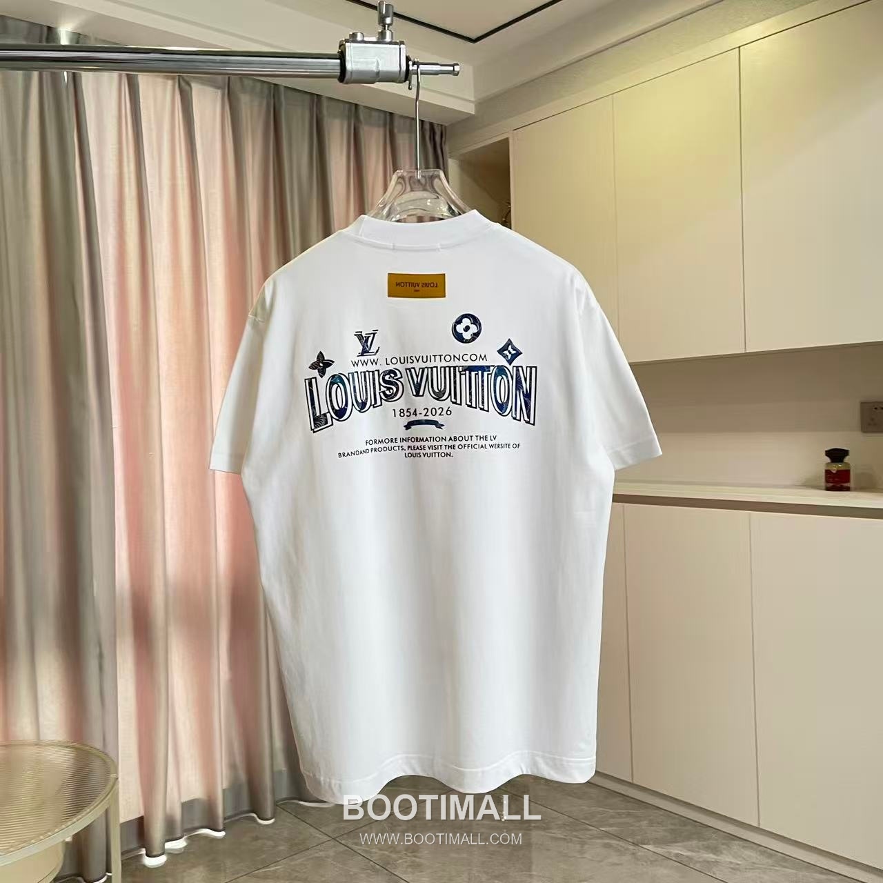 Louis Vuitton 2026 S/S Cotton Letter Logo Print T-Shirt 루이비통 2026SS 코튼 레터 로고 프린트 티셔츠 1