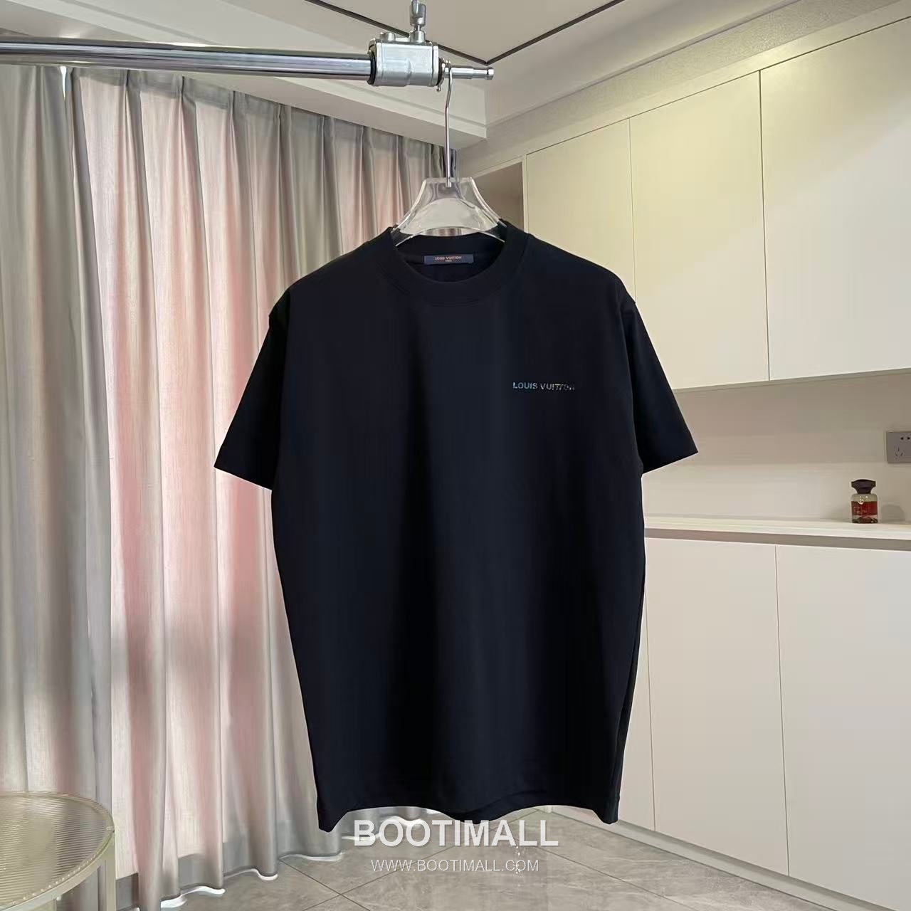 Louis Vuitton 2026 S/S Cotton Letter Logo Print T-Shirt 루이비통 2026SS 코튼 레터 로고 프린트 티셔츠 2