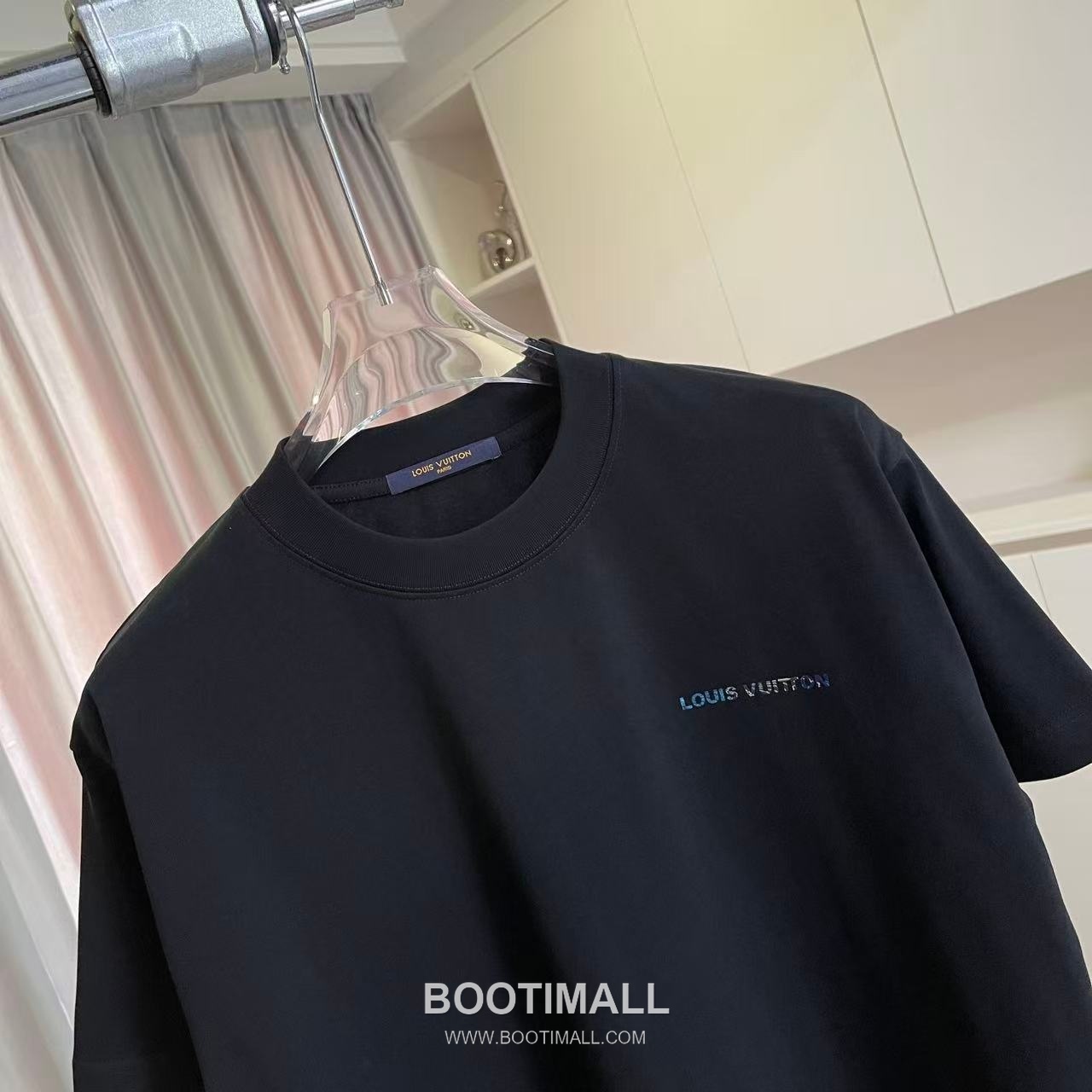 Louis Vuitton 2026 S/S Cotton Letter Logo Print T-Shirt 루이비통 2026SS 코튼 레터 로고 프린트 티셔츠 4