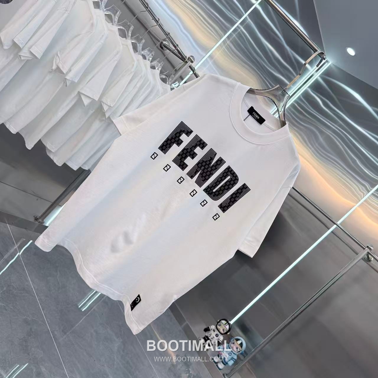 Fendi 2026 S/S Cotton Silicone Logo T-Shirt 펜디 2026SS 코튼 실리콘 로고 티셔츠 2