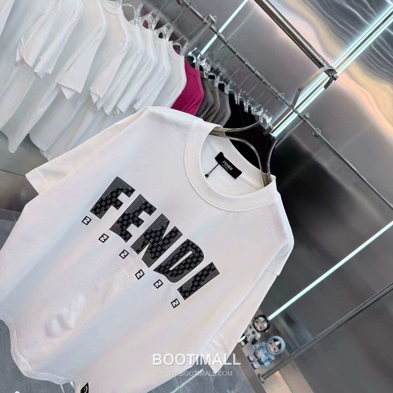 Fendi 2026 S/S Cotton Silicone Logo T-Shirt 펜디 2026SS 코튼 실리콘 로고 티셔츠 3