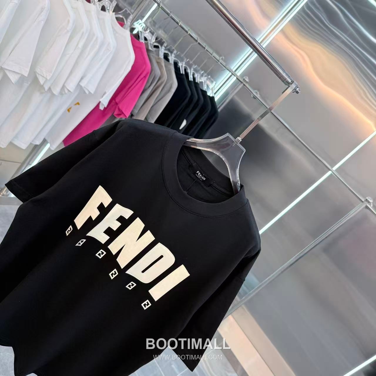 Fendi 2026 S/S Cotton Silicone Logo T-Shirt 펜디 2026SS 코튼 실리콘 로고 티셔츠 3