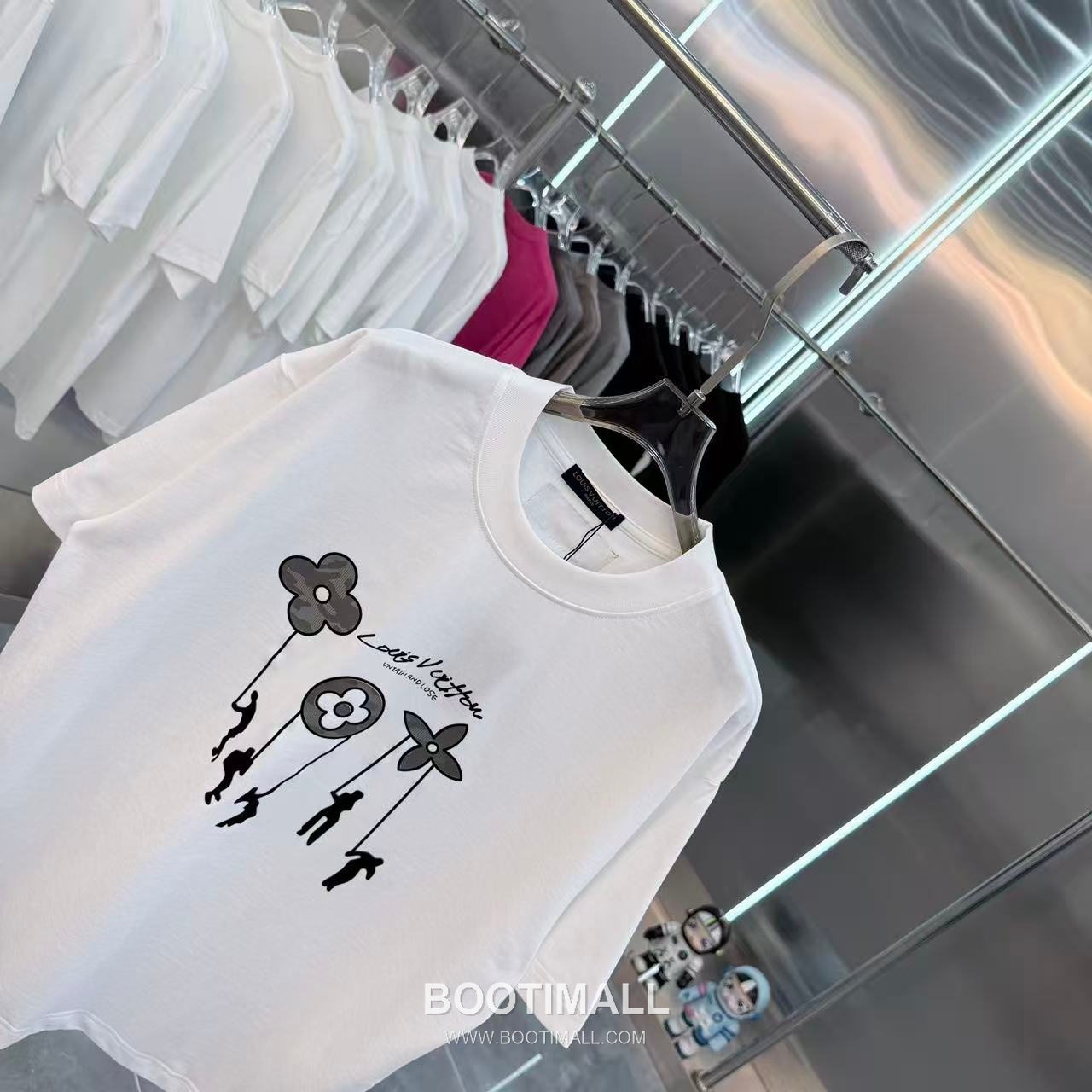 Louis Vuitton 2026 S/S Cotton Silicone Logo T-Shirt 루이비통 2026SS 코튼 실리콘 로고 티셔츠 3