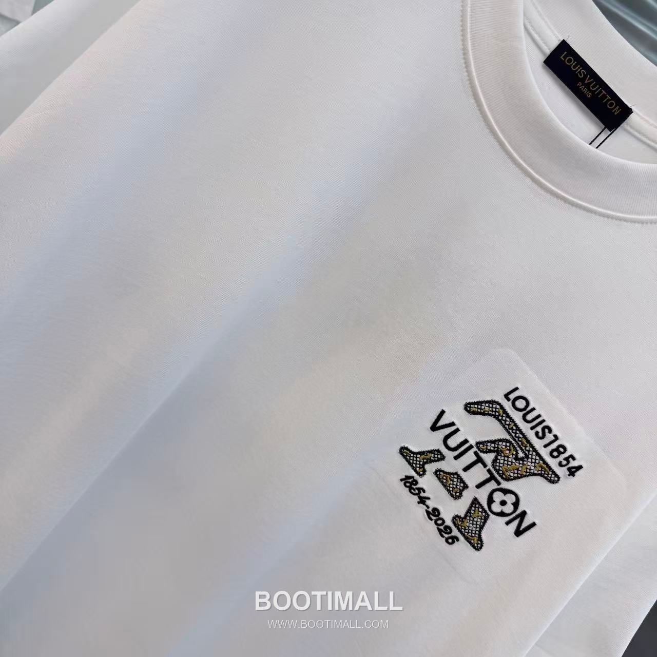 Louis Vuitton 2026 S/S Cotton 3D Embroidery Logo T-Shirt 루이비통 2026SS 코튼 3D 자수 로고 티셔츠 5