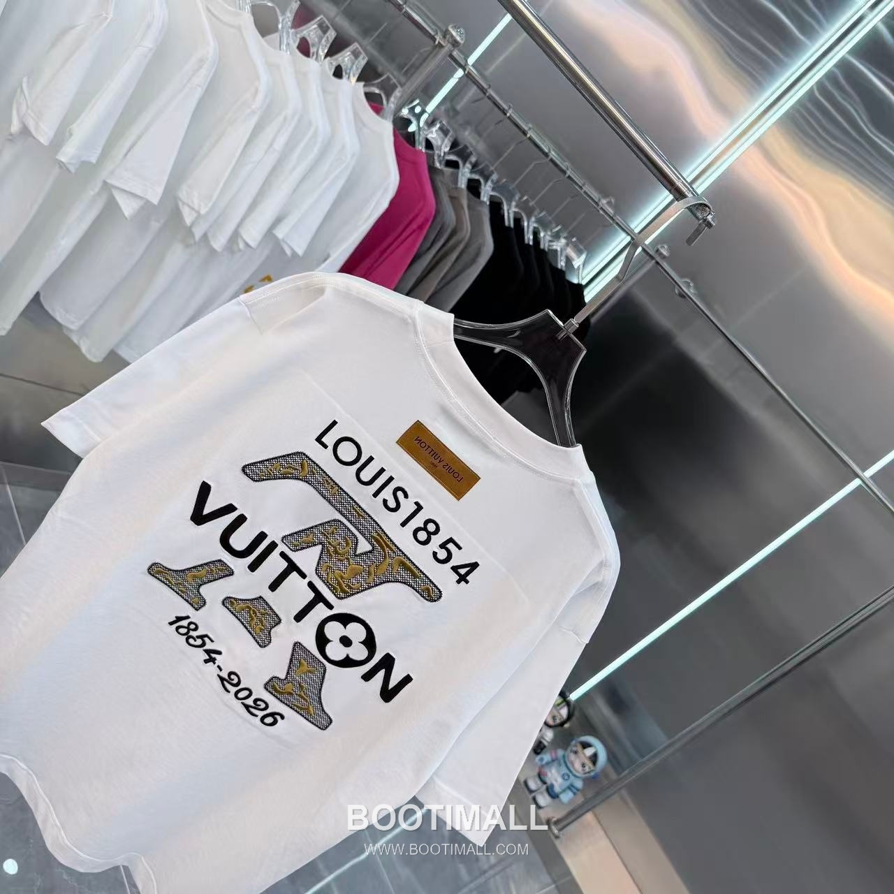 Louis Vuitton 2026 S/S Cotton 3D Embroidery Logo T-Shirt 루이비통 2026SS 코튼 3D 자수 로고 티셔츠 8