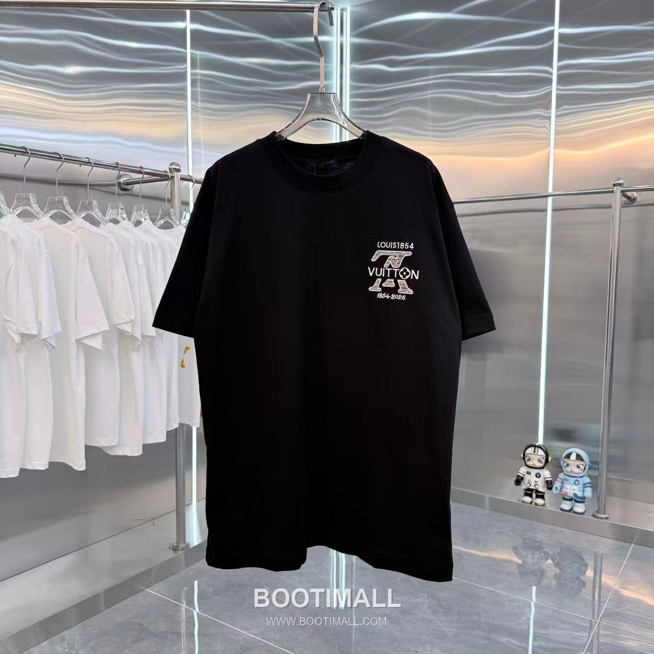Louis Vuitton 2026 S/S Cotton 3D Embroidery Logo T-Shirt 루이비통 2026SS 코튼 3D 자수 로고 티셔츠 1