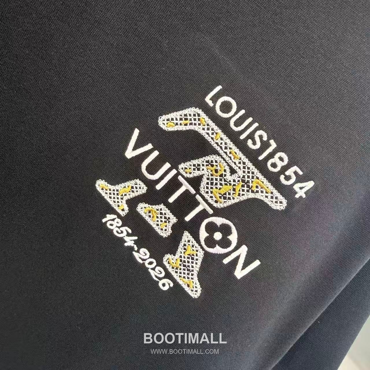 Louis Vuitton 2026 S/S Cotton 3D Embroidery Logo T-Shirt 루이비통 2026SS 코튼 3D 자수 로고 티셔츠 6