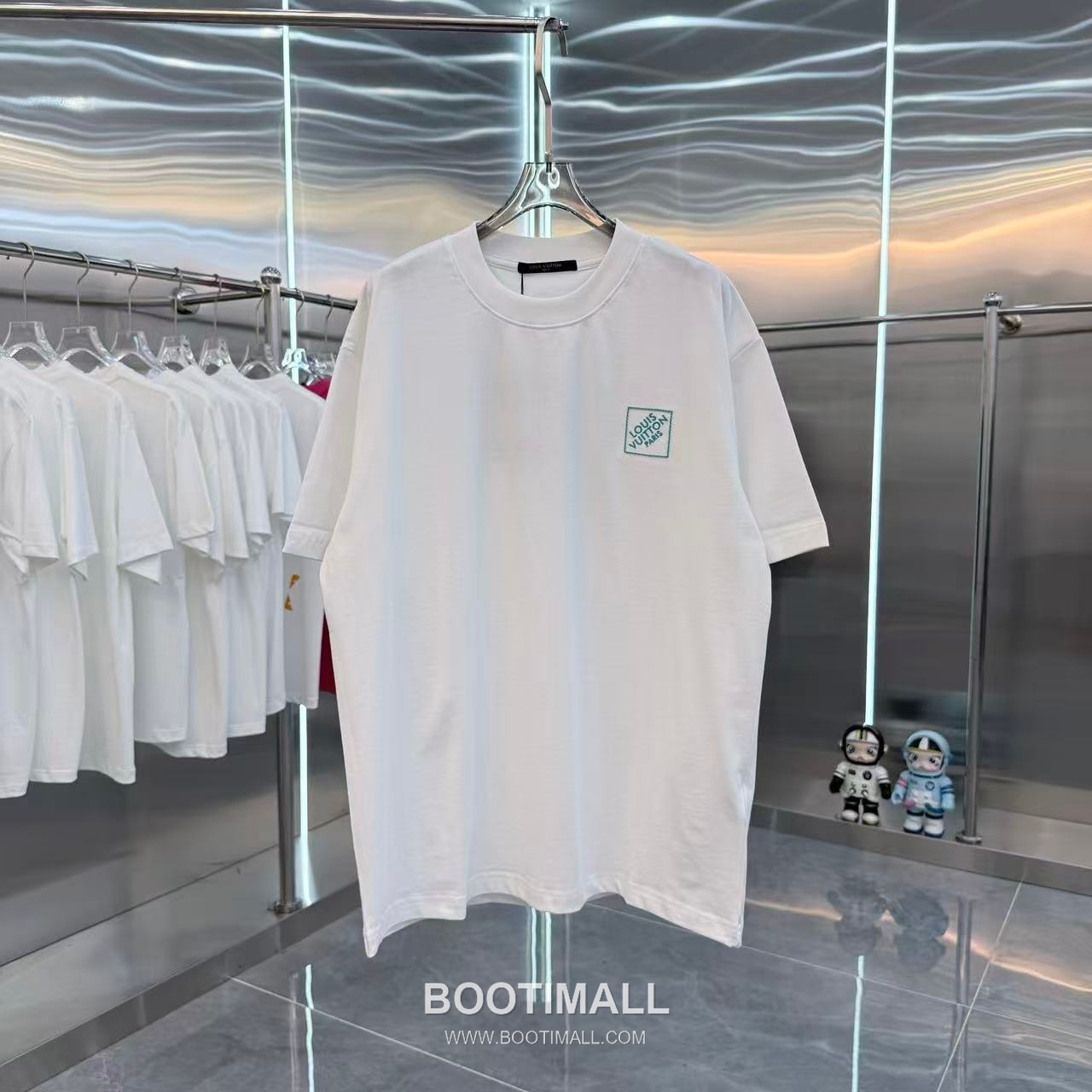 Louis Vuitton 2026 S/S Cotton 3D Embroidery Logo T-Shirt 루이비통 2026SS 코튼 3D 자수 로고 티셔츠 1